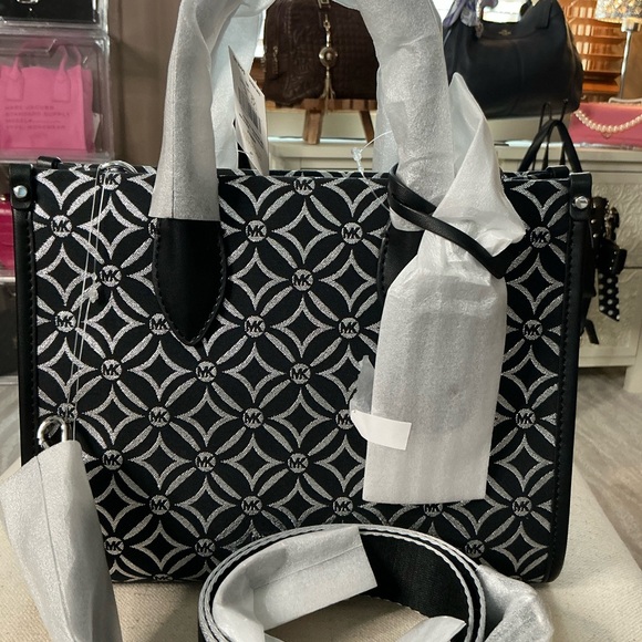 Michael Kors Black and White Tote Bag Black Silver is her Nickname - Picture 3 of 4